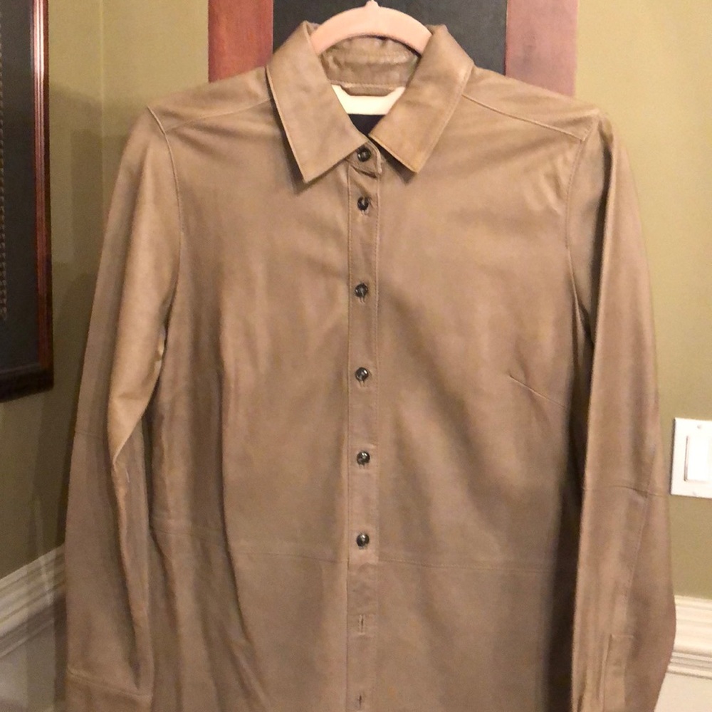 Suede collared blouse